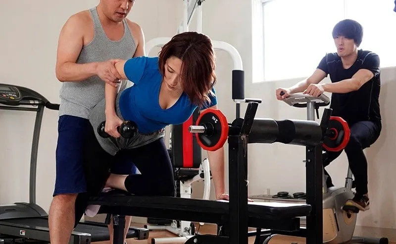 ông chồng phát hiện bà xã cắm sừng với huấn luyện viên thể hình