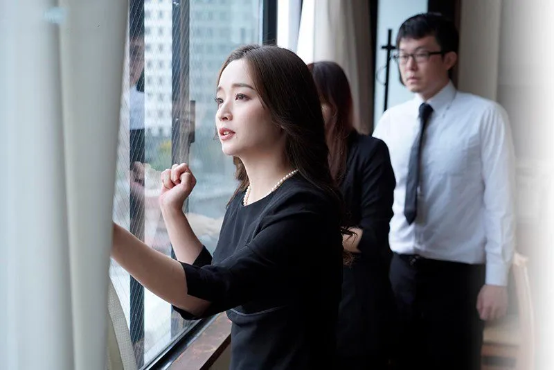 Chồng yêu mất 3 năm, má kế trẻ tìm đến con chồng yêu giải tỏa thiếu thốn